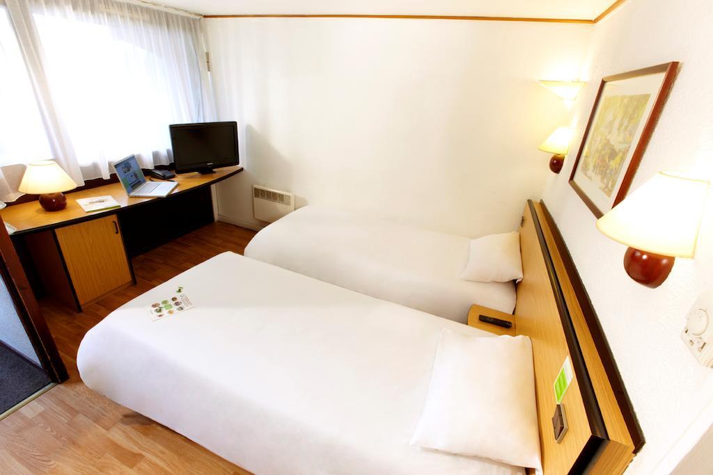 Campanile Angers Ouest - Beaucouze Hotel Ngoại thất bức ảnh